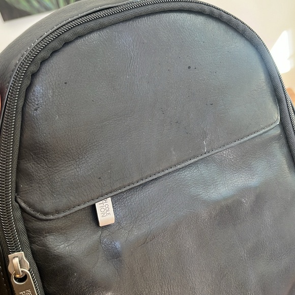 Kenneth Cole Full grain leather sling Columbian Backpack for 13” laptops - Picture 4 of 13